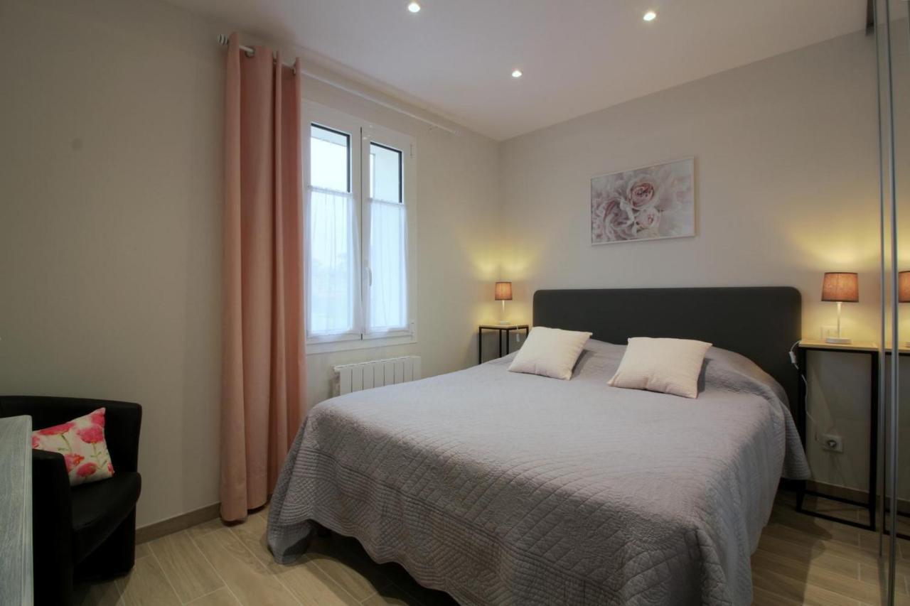 Les Raisins Du Bonheur Bed & Breakfast Puisseguin Exterior photo